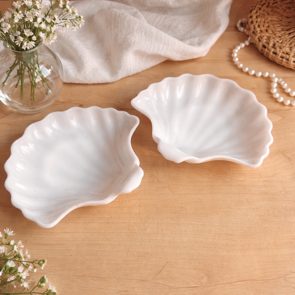 Elegant White Shell-Shaped Dish Set
